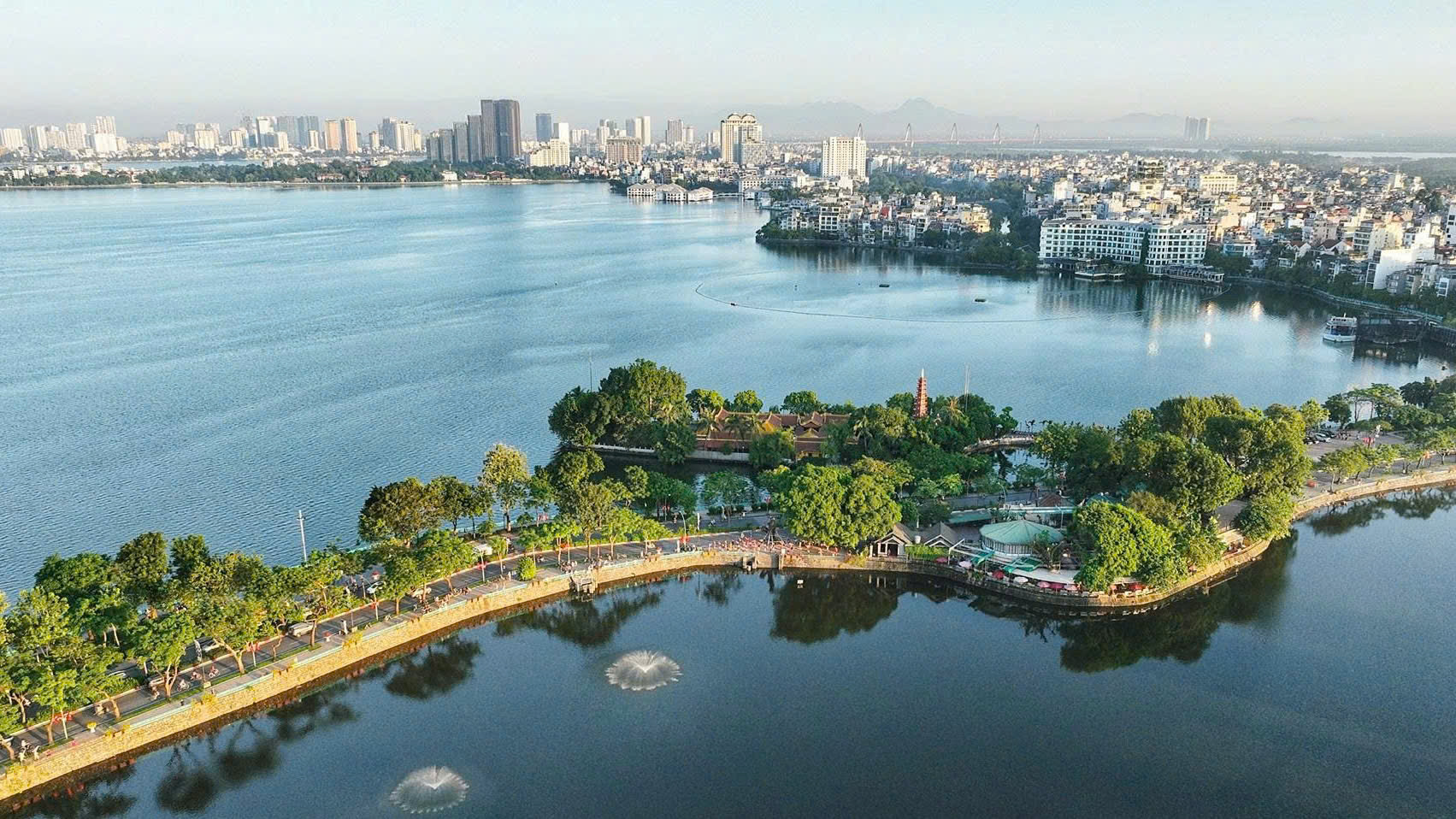 Hà Nội chi hơn 30.000 tỷ đồng cải tạo Hồ Tây, mở rộng đường ven hồ bằng cầu cạn trên mặt nước