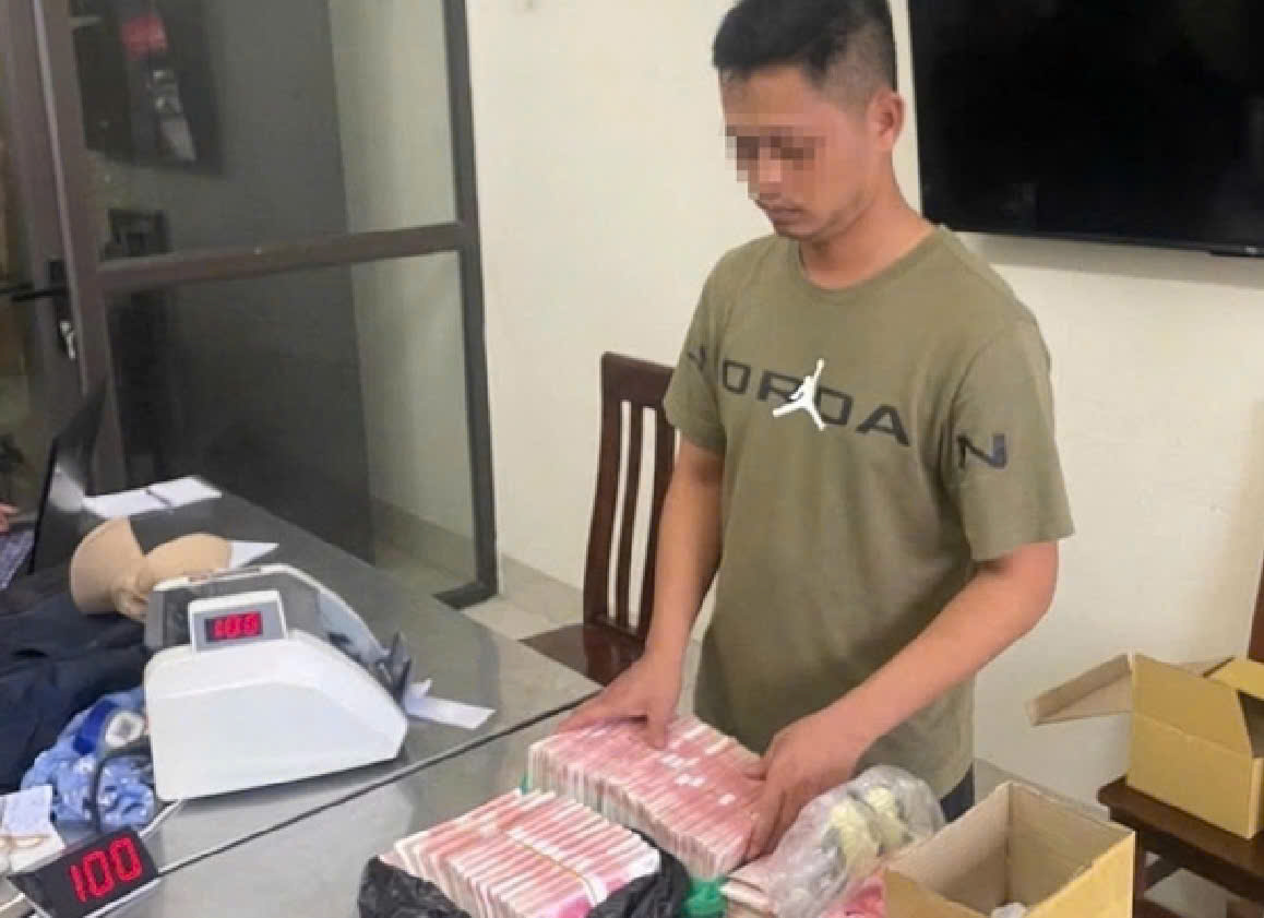 Khởi tố vụ án chủ tàu cá vận chuyển trái phép hơn 47 vạn Nhân dân tệ qua biên giới