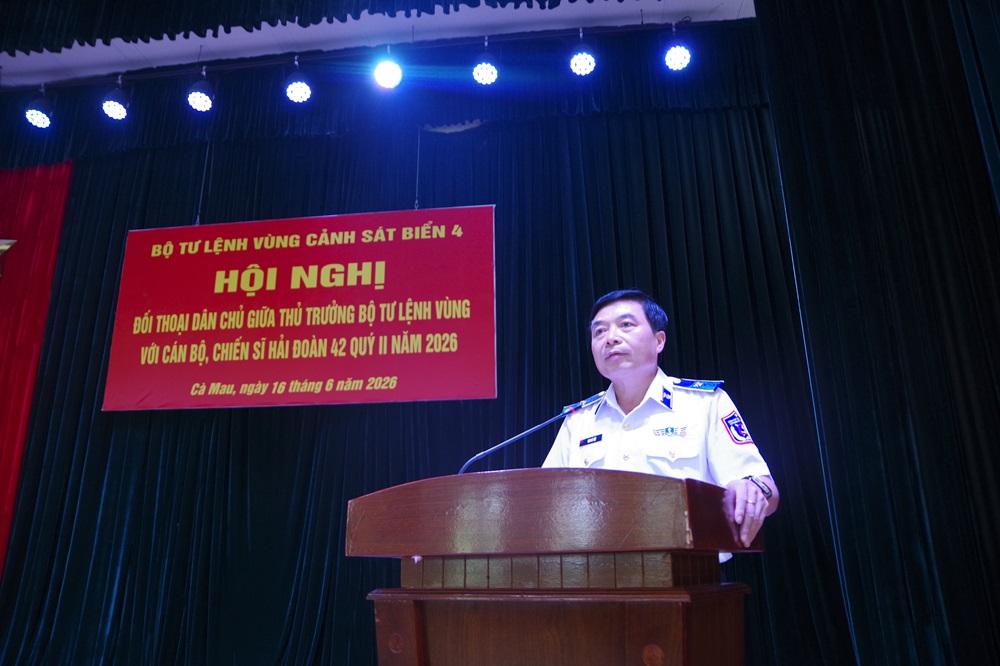 Thiếu tướng Đ&agrave;o B&aacute; Việt, Tư lệnh V&ugrave;ng Cảnh s&aacute;t biển 4 chủ tr&igrave; hội nghị đối thoại d&acirc;n chủ