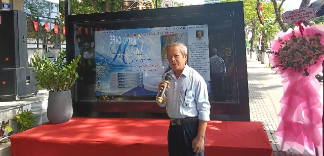 Nh&agrave; thơ Nguyễn Kim Huy, Chủ tịch Hội Nh&agrave; văn TP. Đ&agrave; Nẵng ph&aacute;t biểu tại chương tr&igrave;nh.