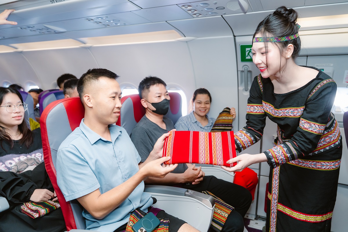 Mỗi chuyến bay l&agrave; một h&agrave;nh tr&igrave;nh trải nghiệm văn h&oacute;a bản địa của h&agrave;nh kh&aacute;ch