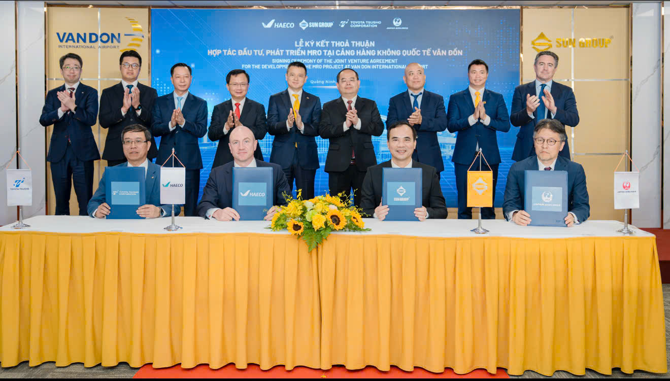 Tập đo&agrave;n Sun Group c&ugrave;ng HAECO, Japan Airlines v&agrave; Toyota Tsusho k&yacute; kết thỏa thuận li&ecirc;n doanh đầu tư, ph&aacute;t triển tổ hợp bảo dưỡng, sửa chữa v&agrave; đại tu t&agrave;u bay (MRO) 360 triệu USD tại Cảng h&agrave;ng kh&ocirc;ng quốc tế V&acirc;n Đồn