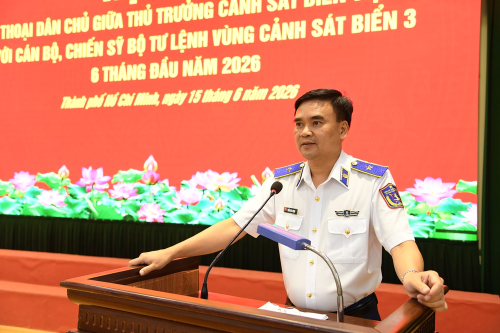 Thiếu tướng Trần Văn Lượng, Ph&oacute; tư lệnh - Tham mưu trưởng Cảnh s&aacute;t biển Việt Nam Chủ tr&igrave; Hội nghị đối thoại d&acirc;n chủ