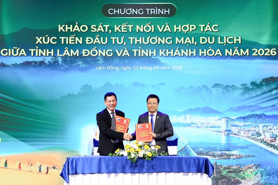 Trung tâm Xúc tiến đầu tư, thương mại và du lịch 2 tỉnh Lâm Đồng và Khánh Hòa ký kết biên bản ghi nhớ hợp tác. Ảnh: Hồng Thắm Trung tâm Xúc tiến đầu tư, thương mại và du lịch 2 tỉnh Lâm Đồng và Khánh Hòa ký kết biên bản ghi nhớ hợp tác. Ảnh: Hồng Thắm