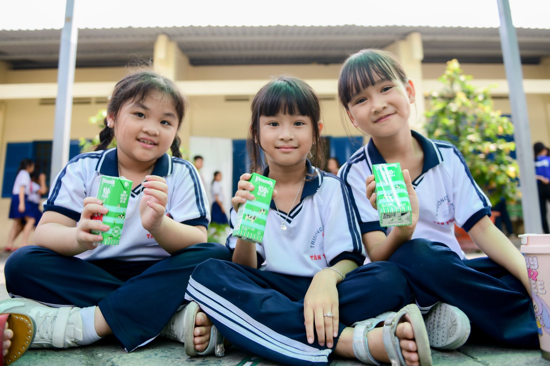 Vinamilk phát triển bền vững cùng với trách nhiệm xã hội sâu sắc( Quỹ sữa Vươn cao Việt Nam đã đồng hành cùng hơn nửa triệu em nhỏ trên mọi miền đất nước trong gần 20 năm qua) Vinamilk phát triển bền vững cùng với trách nhiệm xã hội sâu sắc( Quỹ sữa Vươn cao Việt Nam đã đồng hành cùng hơn nửa triệu em nhỏ trên mọi miền đất nước trong gần 20 năm qua)