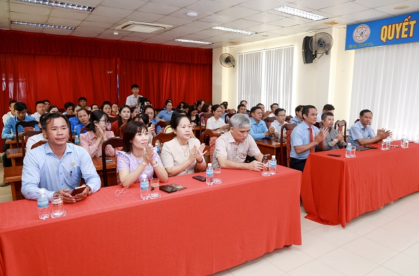 Đại biểu tham dự Đại biểu tham dự