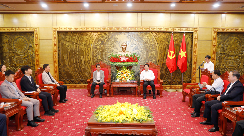 Quang cảnh buổi l&agrave;m việc.