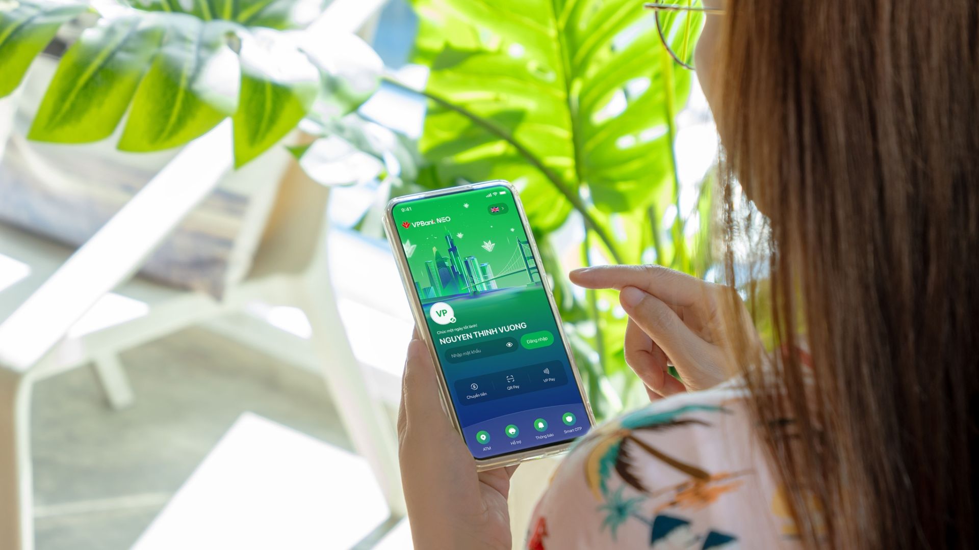 VPBank NEO c&oacute; thể gợi mở những cơ hội đầu tư hay mẹo chi ti&ecirc;u th&ocirc;ng minh theo từng ch&acirc;n dung kh&aacute;ch h&agrave;ng, nhờ nền tảng dữ liệu v&agrave; am hiểu người d&ugrave;ng.