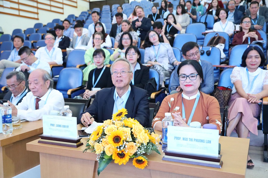 Hội thảo thu hút hơn 60 học giả, chuyên gia trong nước và quốc tế Hội thảo thu hút hơn 60 học giả, chuyên gia trong nước và quốc tế