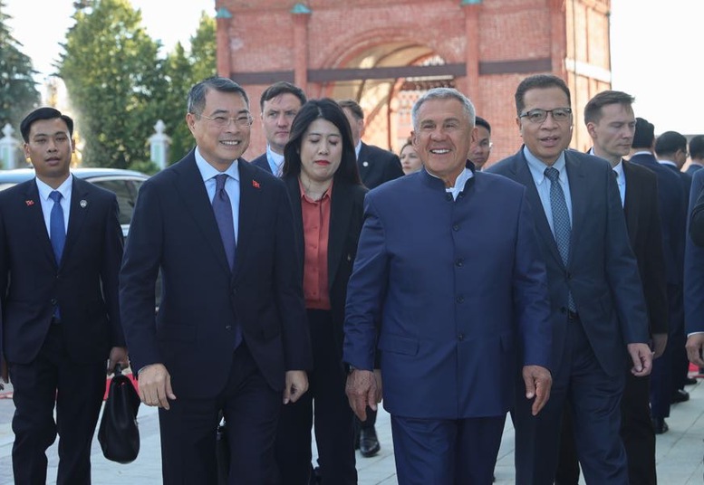Thủ tướng Chính phủ Lê Minh Hưng gặp Người đứng đầu Cộng hòa Tatarstan Rustam Minnikhanov - Ảnh: VGP/Nhật Bắc Thủ tướng Chính phủ Lê Minh Hưng gặp Người đứng đầu Cộng hòa Tatarstan Rustam Minnikhanov - Ảnh: VGP/Nhật Bắc