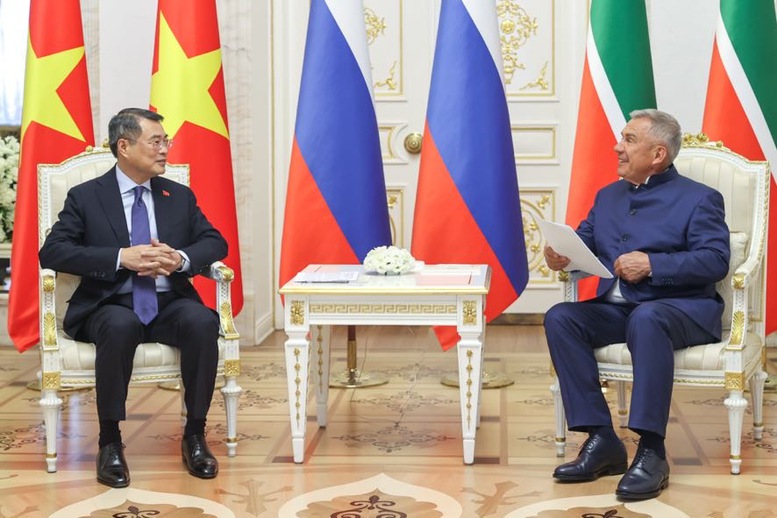 Thủ tướng Lê Minh Hưng cho biết Việt Nam quan tâm hợp tác với các doanh nghiệp công nghiệp mũi nhọn của Cộng hòa Tatarstan - Ảnh: VGP/Nhật Bắc Thủ tướng Lê Minh Hưng cho biết Việt Nam quan tâm hợp tác với các doanh nghiệp công nghiệp mũi nhọn của Cộng hòa Tatarstan - Ảnh: VGP/Nhật Bắc