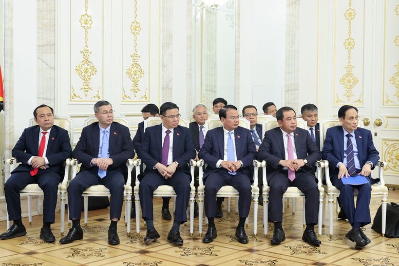 Đoàn đại biểu Việt Nam tham dự cuộc gặp với Người đứng đầu Cộng hòa Tatarstan - Ảnh: VGP/Nhật Bắc Đoàn đại biểu Việt Nam tham dự cuộc gặp với Người đứng đầu Cộng hòa Tatarstan - Ảnh: VGP/Nhật Bắc