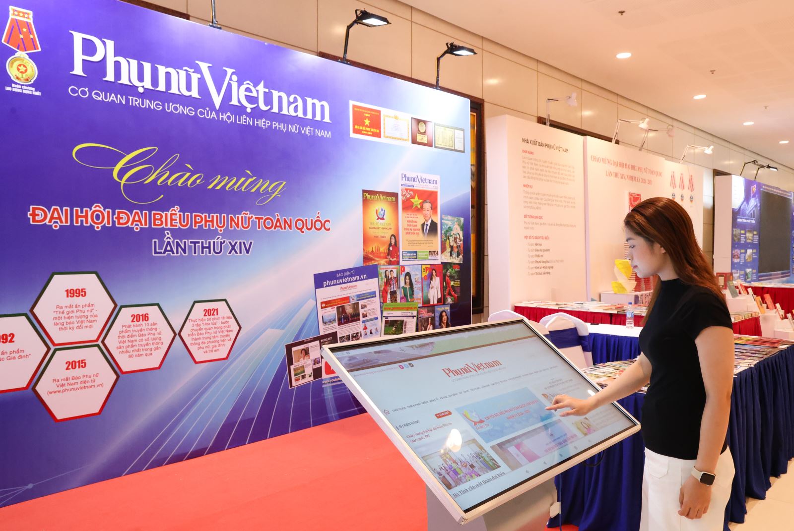 Công nghệ số được ứng dụng trong công tác chuẩn bị và tổ chức Đại hội. Công nghệ số được ứng dụng trong công tác chuẩn bị và tổ chức Đại hội.