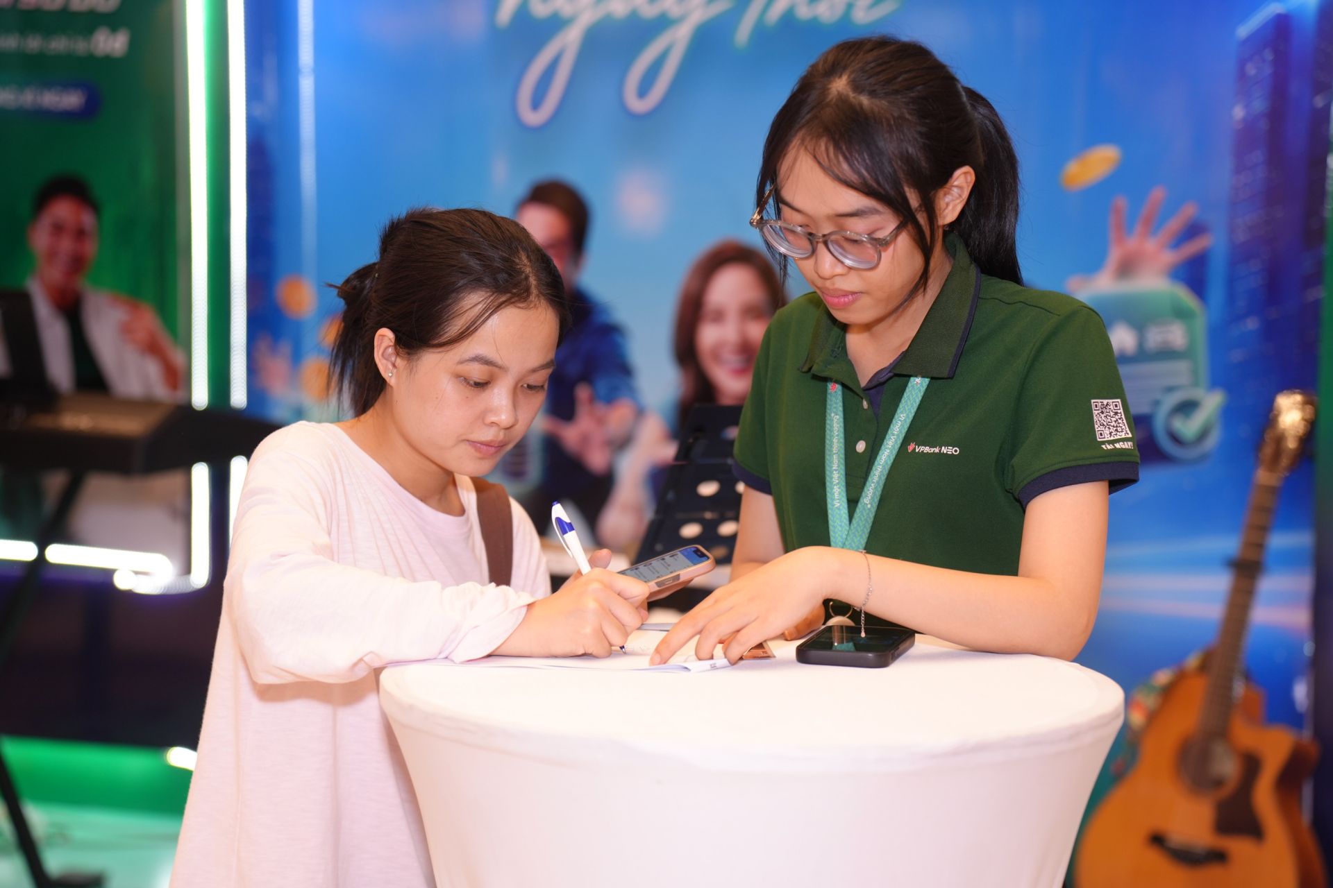 VPBank mong muốn tạo th&ecirc;m nhiều điểm &ldquo;chạm&rdquo; giữa thương hiệu v&agrave; cộng đồng tại từng địa phương. Ảnh VPBank.