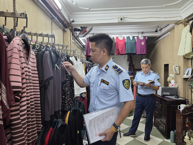 Hà Nội: Lực lượng Quản lý thị trường tiếp tục tăng cường công tác kiểm soát thị trường