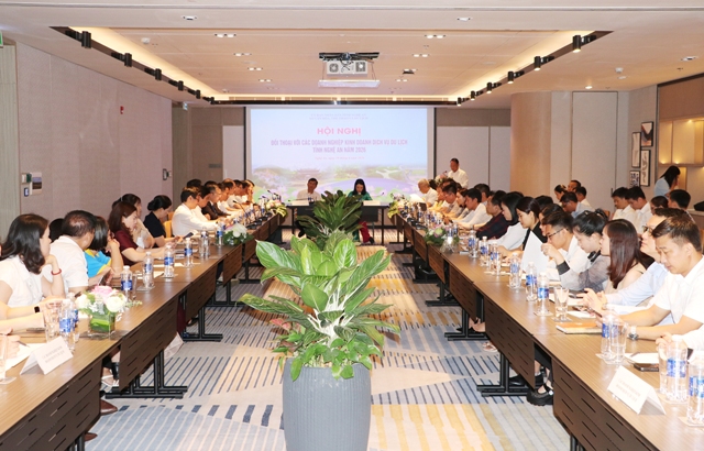Nhiều giải pháp được đề xuất để nâng cao sức cạnh tranh du lịch Nghệ An. Nhiều giải pháp được đề xuất để nâng cao sức cạnh tranh du lịch Nghệ An.
