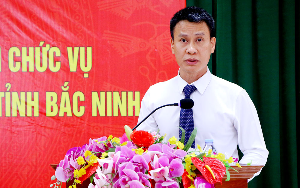 Đồng chí Nguyễn Mạnh Lân phát biểu. Đồng chí Nguyễn Mạnh Lân phát biểu.