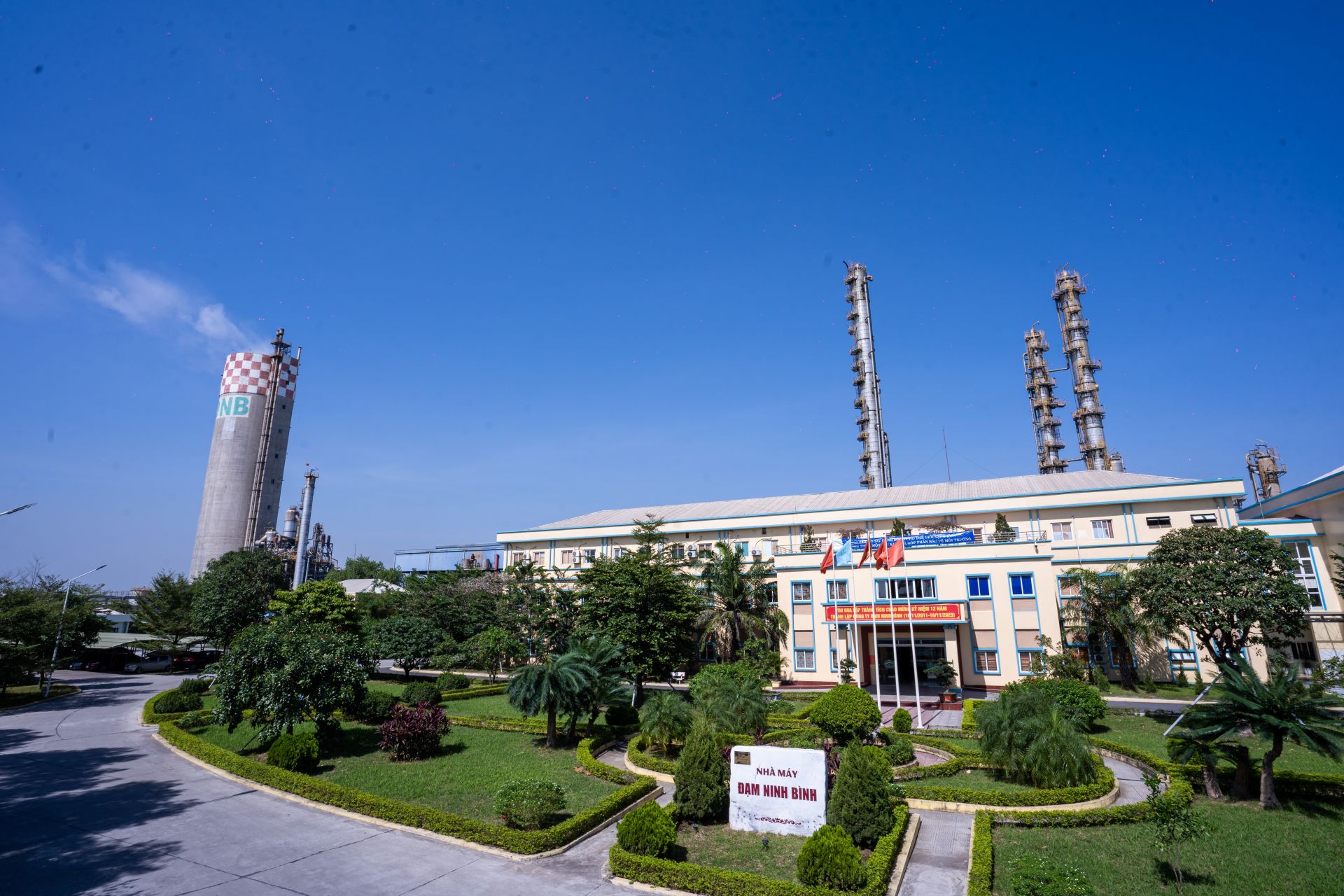 Đạm Ninh Bình đồng hành cùng nông nghiệp Việt trên hành trình phát triển bền vững Đạm Ninh Bình đồng hành cùng nông nghiệp Việt trên hành trình phát triển bền vững