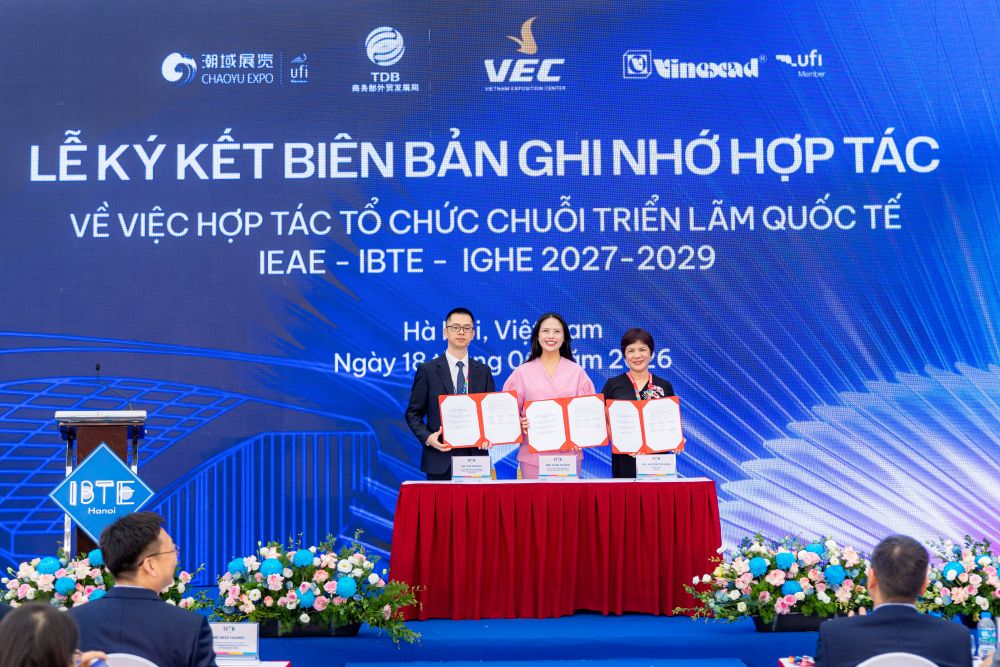 Lễ ký kết đồng thời giữa VEC - Vinexad – doanh nghiệp trực thuộc Bộ Công thương, đơn vị dẫn đầu ngành triển lãm Việt Nam và đối tác Chaoyu Expo - nhà tổ chức hội chợ có quy mô lớn tại Quảng Đông, Trung Quốc Lễ ký kết đồng thời giữa VEC - Vinexad – doanh nghiệp trực thuộc Bộ Công thương, đơn vị dẫn đầu ngành triển lãm Việt Nam và đối tác Chaoyu Expo - nhà tổ chức hội chợ có quy mô lớn tại Quảng Đông, Trung Quốc