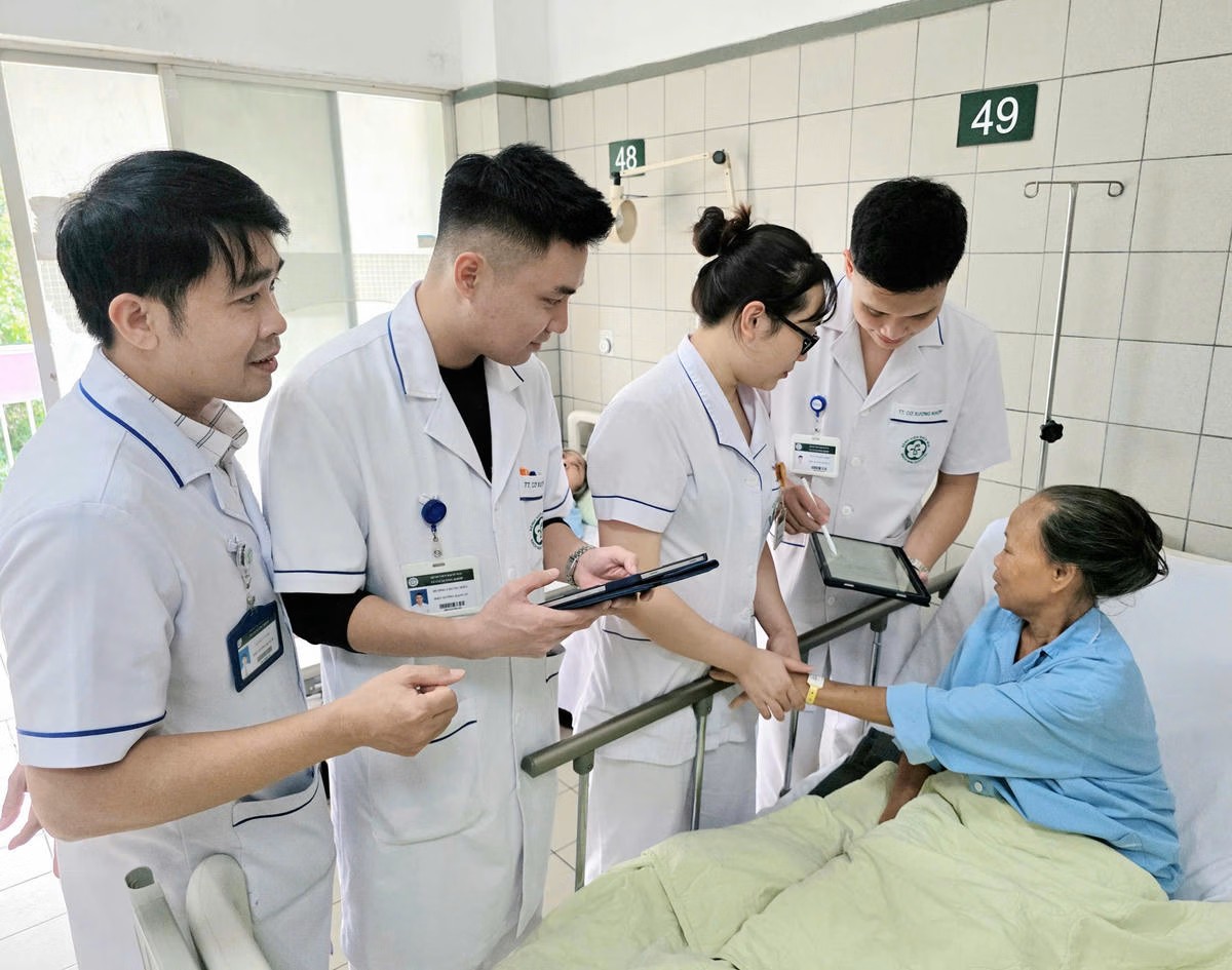 Bệnh viện Bạch Mai tổ chức khám sức khỏe miễn phí tại Ninh Bình