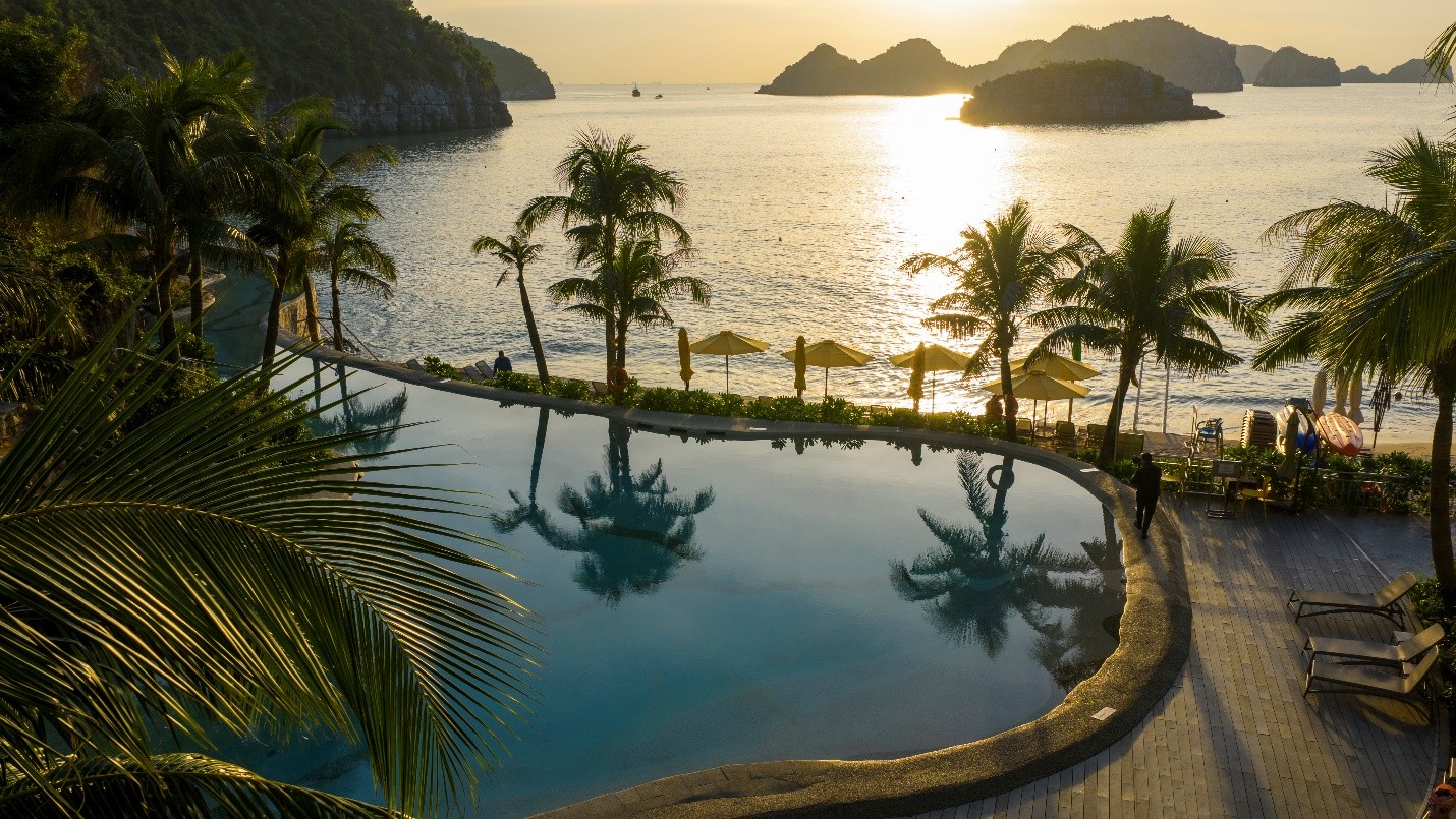 Không gian mở, bể bơi hướng biển và cảnh quan xanh giúp tiêu chuẩn công trình xanh được chuyển hóa thành trải nghiệm nghỉ dưỡng cụ thể Không gian mở, bể bơi hướng biển và cảnh quan xanh giúp tiêu chuẩn công trình xanh được chuyển hóa thành trải nghiệm nghỉ dưỡng cụ thể