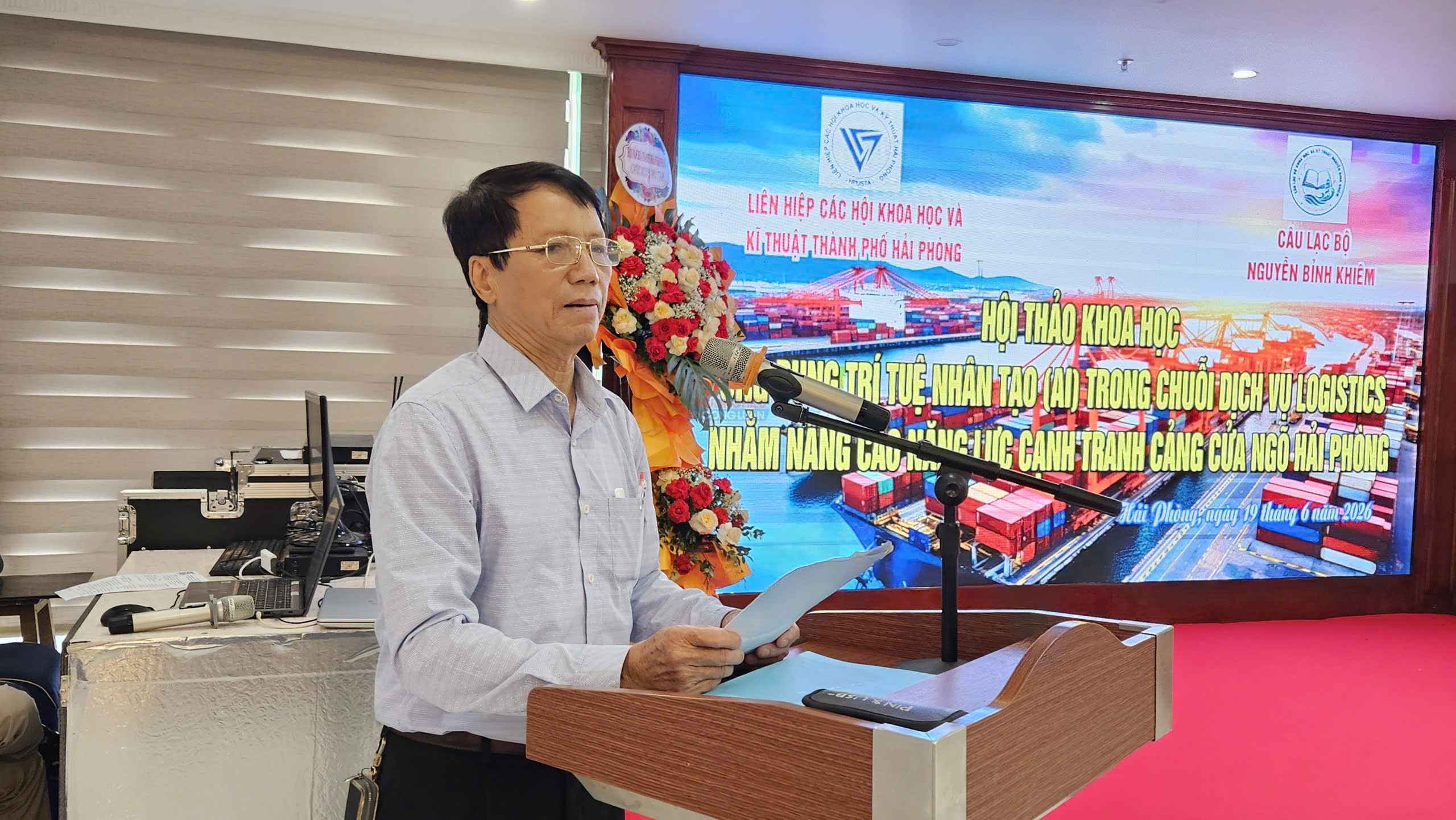 ThS. Nguyễn Văn Kính, Phó Chủ tịch Liên hiệp các Hội KH&KT TP. Hải Phòng phát biểu tại hội nghị. ThS. Nguyễn Văn Kính, Phó Chủ tịch Liên hiệp các Hội KH&KT TP. Hải Phòng phát biểu tại hội nghị.