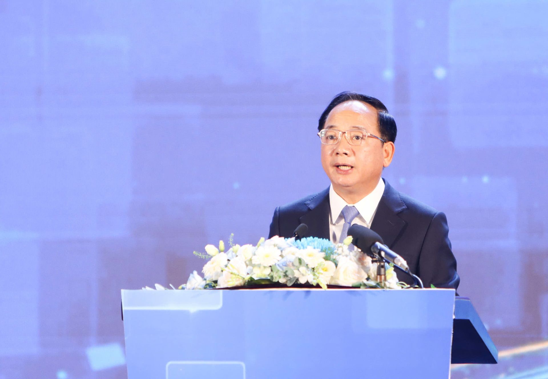 Đồng chí Trưởng Ban Tuyên giáo và Dân vận Trung ương Trịnh Văn Quyết phát biểu chỉ đạo tại sự kiện. Đồng chí Trưởng Ban Tuyên giáo và Dân vận Trung ương Trịnh Văn Quyết phát biểu chỉ đạo tại sự kiện.