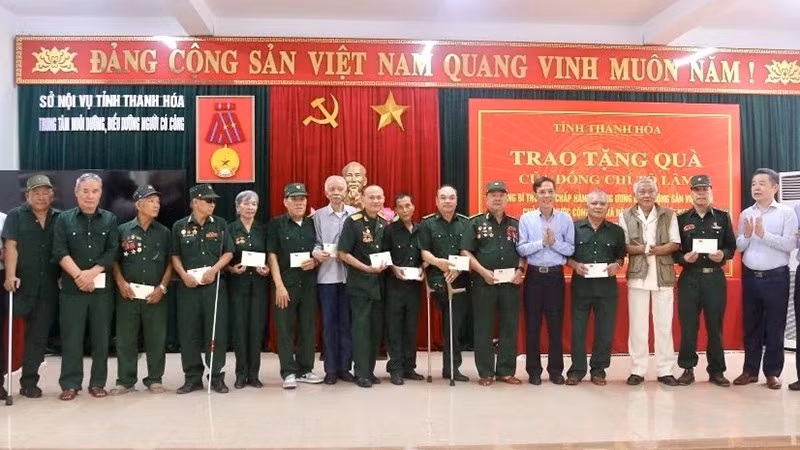 Hướng dẫn tặng quà của Tổng Bí thư, Chủ tịch nước tới người có công nhân Ngày Thương binh-Liệt sĩ