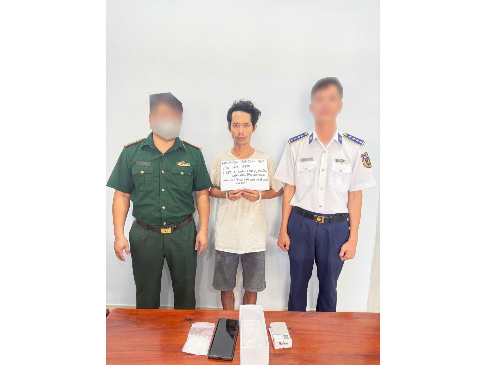 Bộ Tư lệnh Vùng Cảnh sát biển 4 bắt giữ đối tượng mua bán trái phép chất ma túy