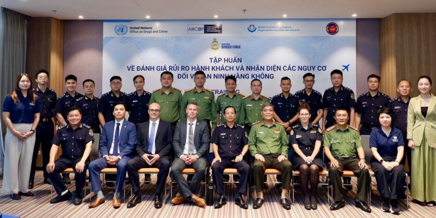 Ngành Hải quan: Tăng cường công tác kiểm soát hành khách tại cửa khẩu hàng không