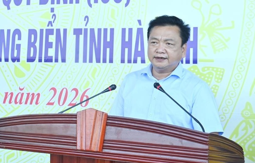 &Ocirc;ng Hồ Huy Th&agrave;nh, Ph&oacute; Chủ tịch UBND tỉnh&nbsp;H&agrave; Tĩnh ph&aacute;t biểu tại buổi lễ. Ảnh: BBP