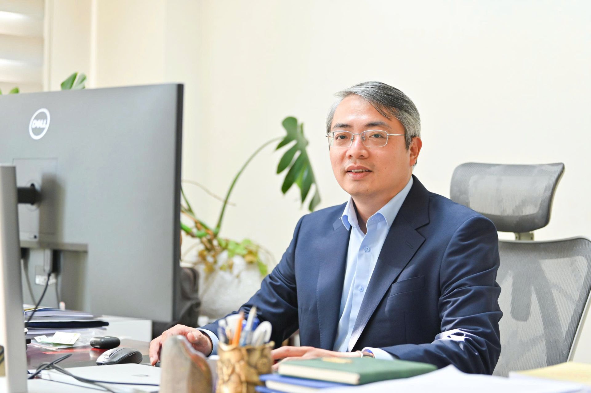 Ông Hoàng Ninh - Phó Cục trưởng Cục Thương mại điện tử và Kinh tế số (Bộ Công Thương) Ông Hoàng Ninh - Phó Cục trưởng Cục Thương mại điện tử và Kinh tế số (Bộ Công Thương)