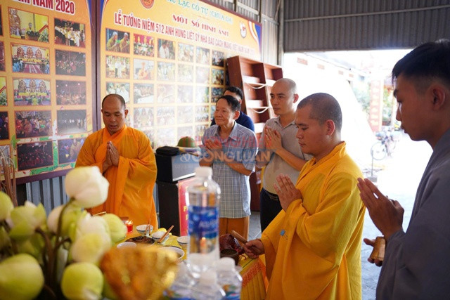 Đại đức Thích Đồng Tuệ - Trụ trì chùa Da (Âu Lạc Cổ Tư) làm lễ tưởng niệm các anh linh liệt sĩ nhà báo sáng 21/6/2026. Đại đức Thích Đồng Tuệ - Trụ trì chùa Da (Âu Lạc Cổ Tư) làm lễ tưởng niệm các anh linh liệt sĩ nhà báo sáng 21/6/2026.