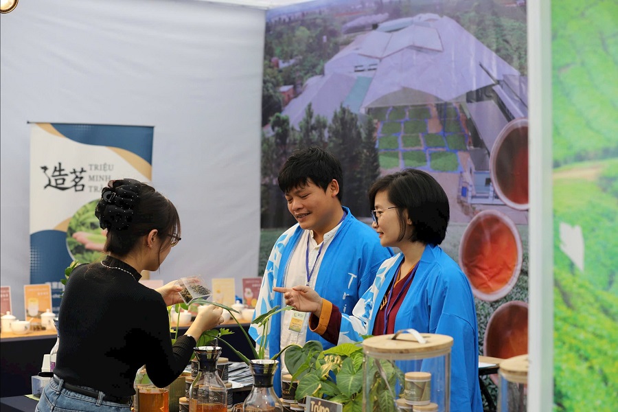 Không gian Lễ hội Trà tại Lâm Đồng, nơi quảng bá giá trị cây chè gắn với phát triển kinh tế nông thôn và xây dựng nông thôn mới. Ảnh: Tư liệu Không gian Lễ hội Trà tại Lâm Đồng, nơi quảng bá giá trị cây chè gắn với phát triển kinh tế nông thôn và xây dựng nông thôn mới. Ảnh: Tư liệu