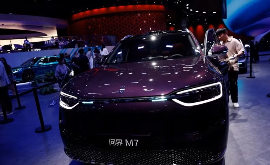 Mẫu SUV Aito M7 6 chỗ ngồi được trưng bày tại Triển lãm Ô tô Bắc Kinh. Mẫu SUV Aito M7 6 chỗ ngồi được trưng bày tại Triển lãm Ô tô Bắc Kinh.