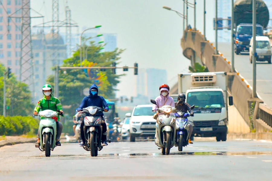 Thời tiết ngày 21/6: Bắc Bộ và Nam Bộ đề phòng mưa dông, miền Trung tiếp tục nắng nóng gay gắt