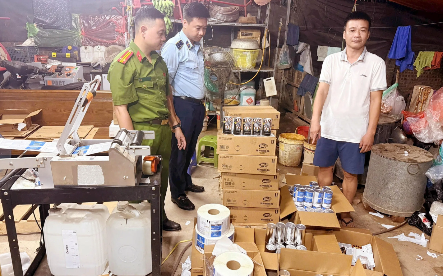 Quản lý thị trường Hà Nội: Chuyển 43 vụ có dấu hiệu hình sự sang cơ quan điều tra