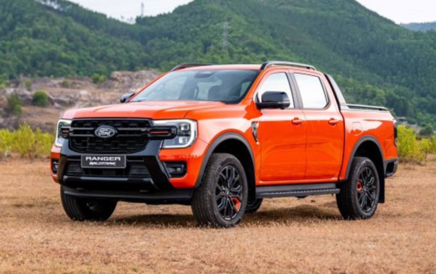 Ford Ranger 2026 nâng cấp phiên bản tiêu chuẩn XLS và đổi động cơ Wildtrak