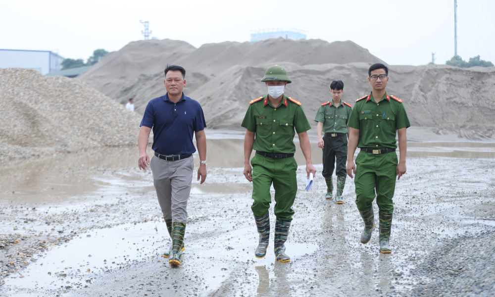 Bắc Ninh: Khởi tố, bắt tạm giam giám đốc doanh nghiệp đổ chất thải trái phép ra môi trường