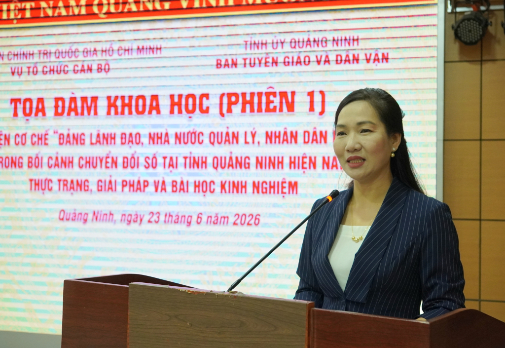 Bà Nguyễn Thị Hạnh, Ủy viên Ban Chấp hành Đảng bộ tỉnh, Trưởng Ban Tuyên giáo và Dân vận Tỉnh ủy Quảng Ninh, phát biểu tại tọa đàm Bà Nguyễn Thị Hạnh, Ủy viên Ban Chấp hành Đảng bộ tỉnh, Trưởng Ban Tuyên giáo và Dân vận Tỉnh ủy Quảng Ninh, phát biểu tại tọa đàm
