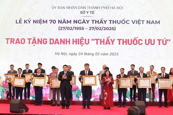 Niềm vui của TS.BS Nguyễn Khuyến khi được trao tặng danh hiệu "Thầy thuốc Ưu t&uacute;"