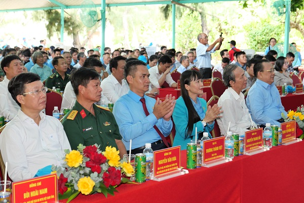 Quang cảnh buổi lễ v&agrave; đại biểu tới dự
