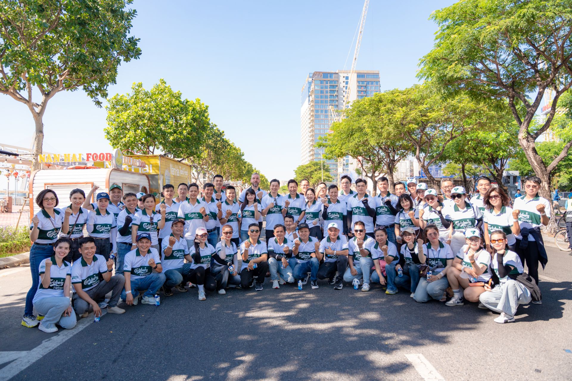 Đội ngũ lãnh đạo và nhân viên Carlsberg Việt Nam đã tham gia “Hành trình xanh bên bờ sông Hàn Đội ngũ lãnh đạo và nhân viên Carlsberg Việt Nam đã tham gia “Hành trình xanh bên bờ sông Hàn