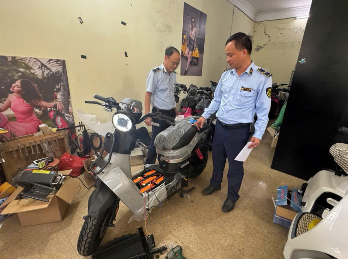Hà Nội tăng cường tiếp nhận thông tin, kịp thời xử lý hàng giả và gian lận thương mại