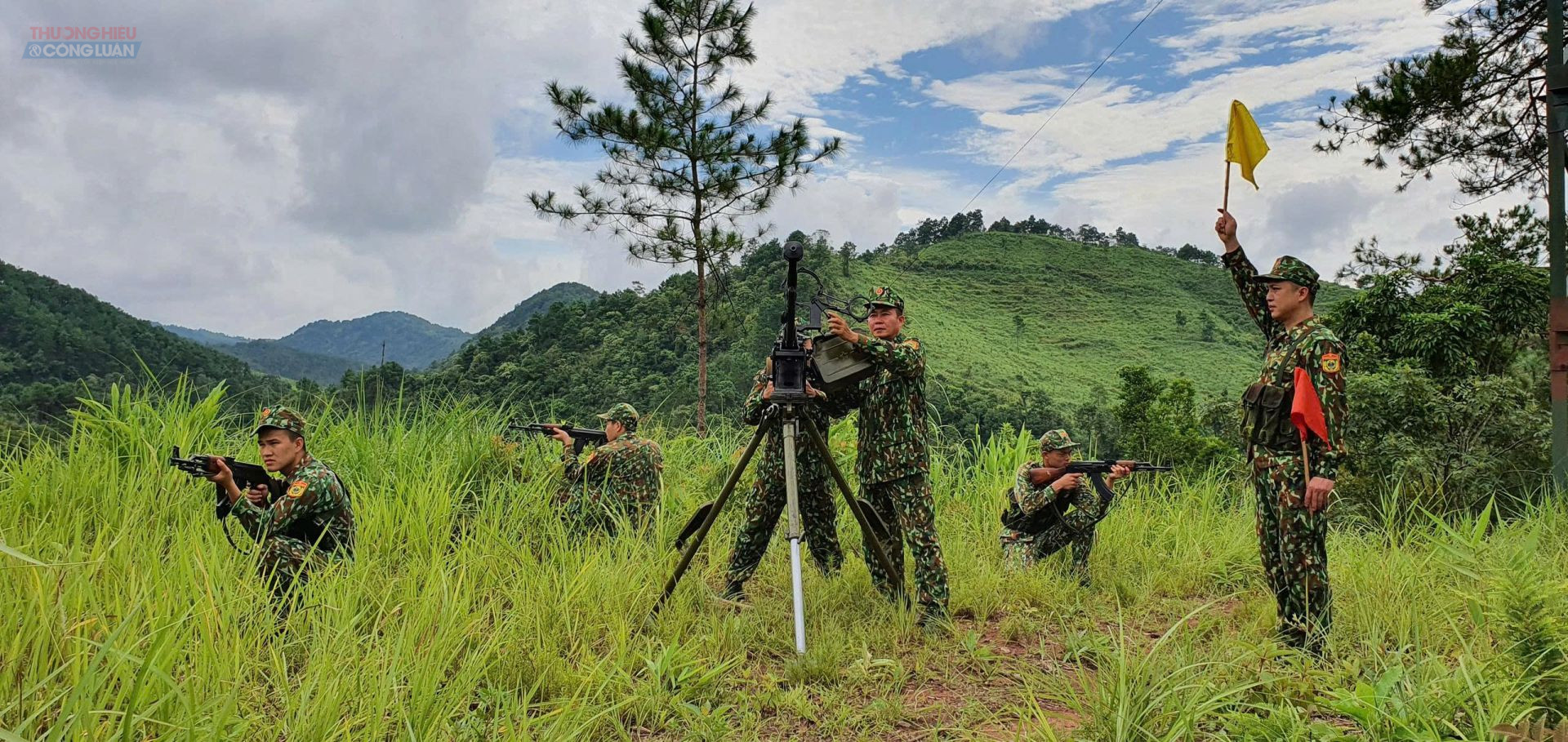 C&aacute;n bộ, chiến sĩ Đồn Bi&ecirc;n ph&ograve;ng Chi Lăng luyện tập c&aacute;c phương &aacute;n sẵn s&agrave;ng chiến đấu, bảo vệ vững chắc chủ quyền bi&ecirc;n giới quốc gia