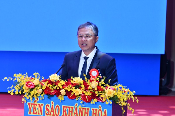 &Ocirc;ng Trần H&ograve;a Nam- Ủy vi&ecirc;n Ban Thường vụ Tỉnh ủy, Ph&oacute; Chủ tịch UBND tỉnh ph&aacute;t biểu ch&agrave;o mừng