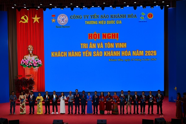 Trao thưởng Nh&agrave; ph&acirc;n phối Nỗ lực ti&ecirc;u biểu: