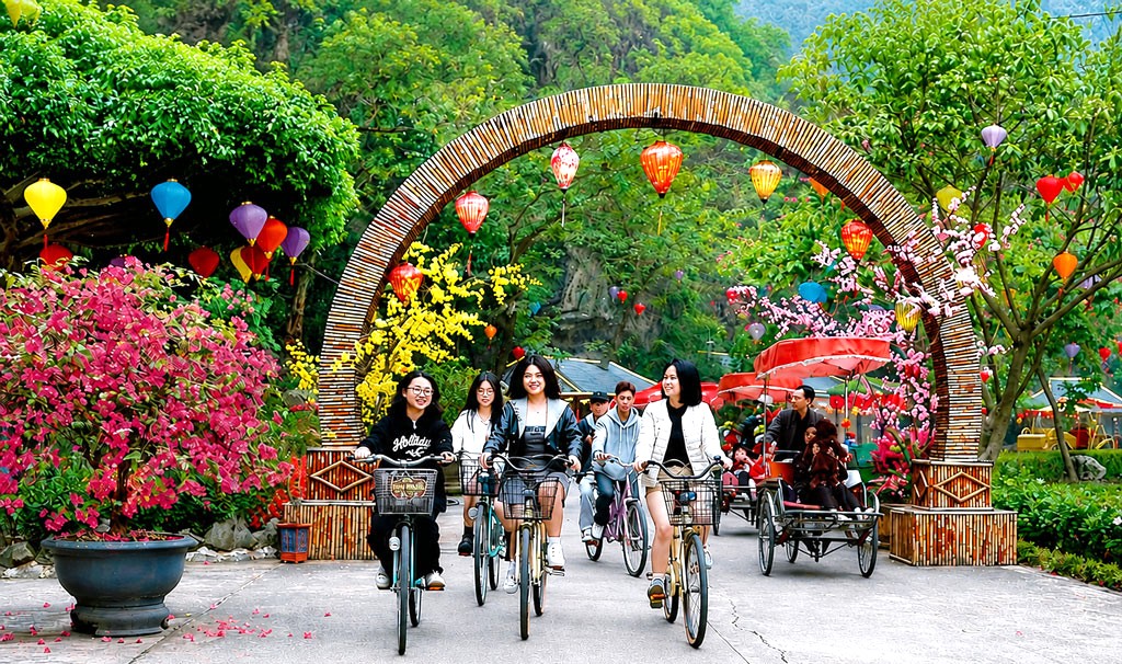 Tuyệt Tịnh Cốc - Điểm đến thu h&uacute;t du kh&aacute;ch dịp Tuần Du lịch Ninh B&igrave;nh.