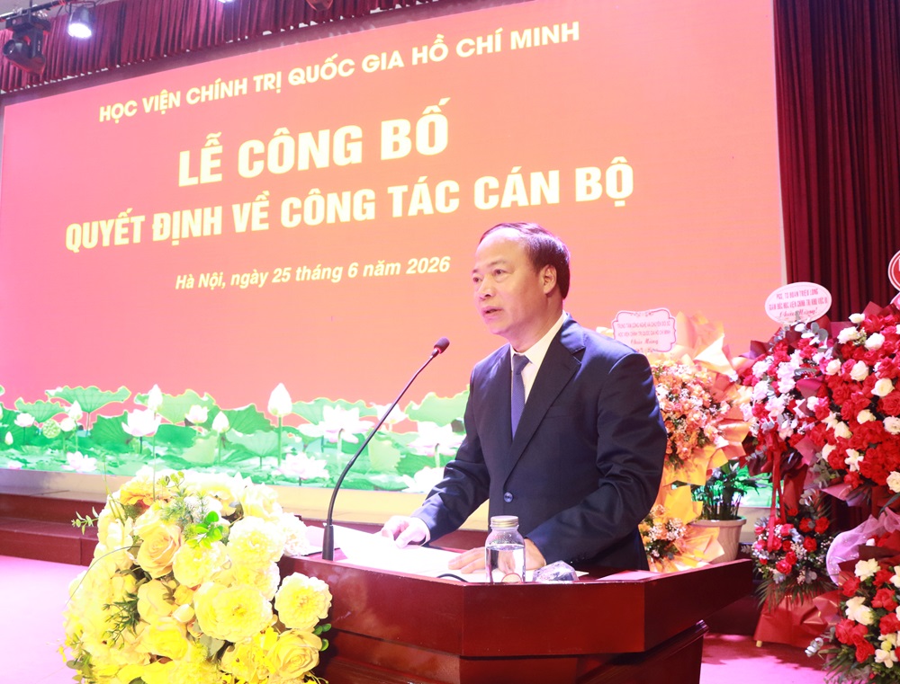 PGS,TS. Mai Đức Ngọc, Ph&oacute; Gi&aacute;m đốc thường trực Học viện ph&aacute;t biểu nhận nhiệm vụ