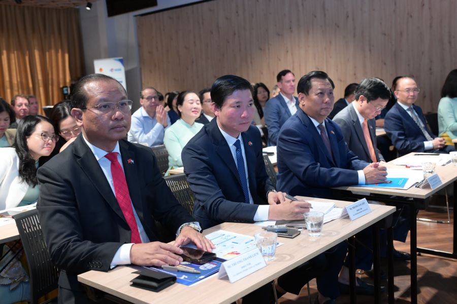 Đo&agrave;n c&ocirc;ng t&aacute;c tỉnh T&acirc;y Ninh tham dự hội nghị